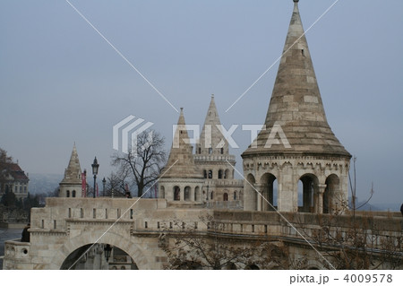 ブダペスト、漁夫の砦　ハンガリー 4009578