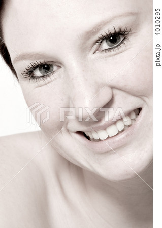 Studio portrait of a young woman with short hair flirting 4010295