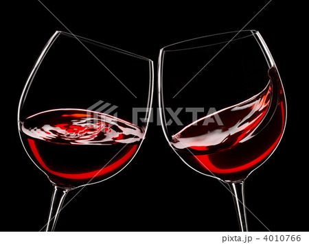 two glasses of red wine two glasses of red wine 4010766