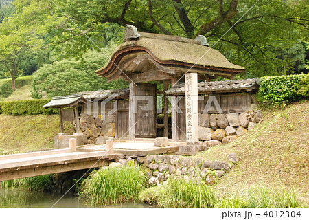 一乗谷朝倉氏遺跡の「唐門(復元)」(福井県福井市城戸ノ内町) 一乗谷朝倉氏遺跡の「唐門(復元)」(福井県福井市城戸ノ内町) 4012304