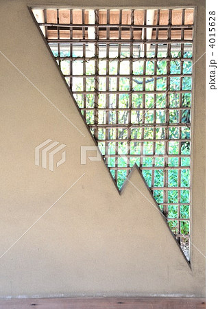 冬の白鳥庭園　滝見四阿 4015628