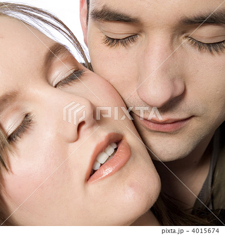 Portrait of girfriendl and boyfriend Portrait of girfriendl and boyfriend 4015674