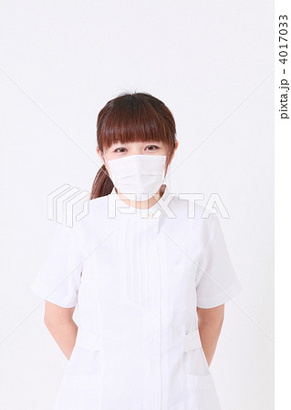 20代看護師のマスク姿 20代看護師のマスク姿 4017033