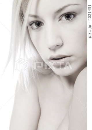 Studio portrait of a wonderful young blond woman Studio portrait of a wonderful young blond woman 4021431
