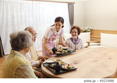 楽しい食事の写真素材