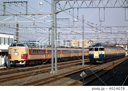 高尾山初詣臨時列車　183系+115系　高尾駅　 4024078