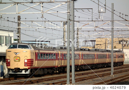 高尾山初詣臨時列車　183系　高尾駅 4024079