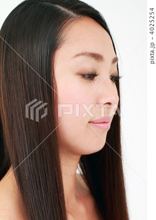 若い女性（アップ） 4025254