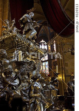 聖ヴィート大聖堂の燭台 4026913