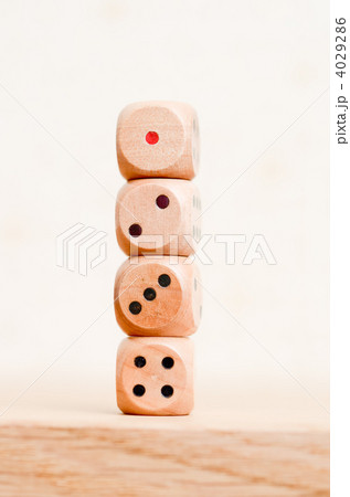 木製サイコロ　1 2 3 4 の目 4029286