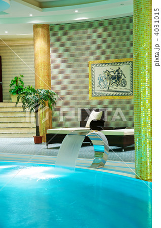 Luxury swimming pools 4031015