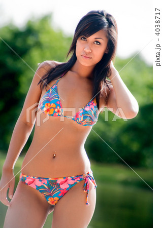 Colorfull bikini babe 4038717