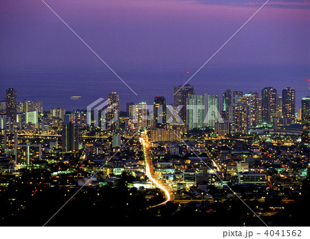 タンタラスの丘よりワイキキ方面夜景 4041562