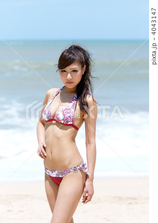 水着の若い女性(リゾート) 水着の若い女性(リゾート) 4043147