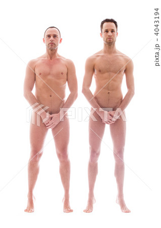 2 men standing 4043194