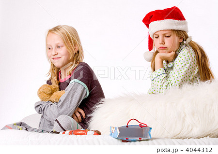 Christmas fight depressed 4044312