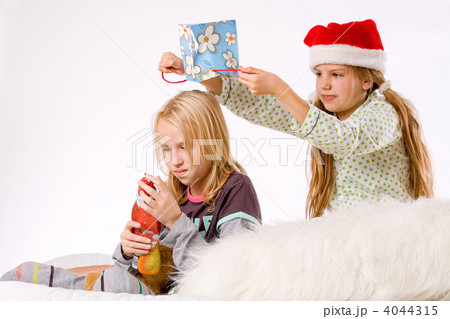 Christmas fight revenge 4044315