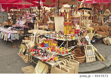 クロアチア　ザグレブ　ドラツ青空市場 4047673