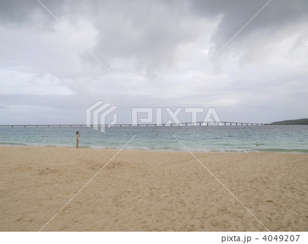 来間大橋と与那覇前ビーチ 4049207