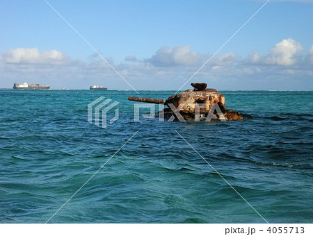 サイパン　キリリビーチに沈む戦車 4055713
