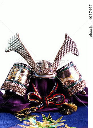 端午の節句・兜白バック縦位置 端午の節句・兜白バック縦位置 4057447