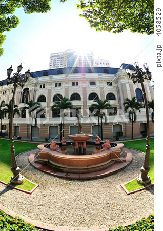 魚眼レンズで見るベトナムホーチミンの市民劇場（オペラハウス） 4058529