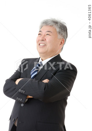 スーツを着たシニア男性 4061365