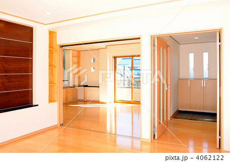 ある新築住宅のリビング・ダイニング 4062122