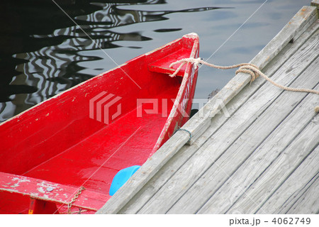 Red boat 4062749