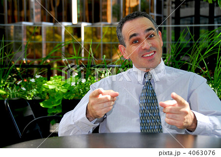 Businessman talking 4063076