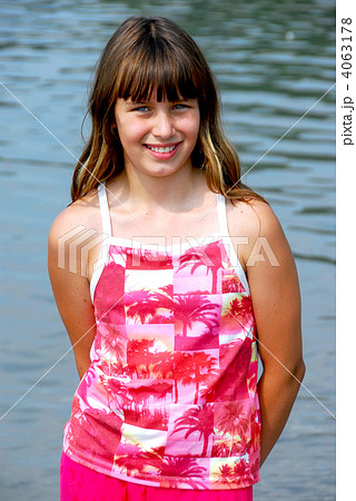 Happy girl portrait 4063178
