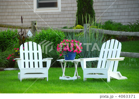 Two lawn chairs 4063371