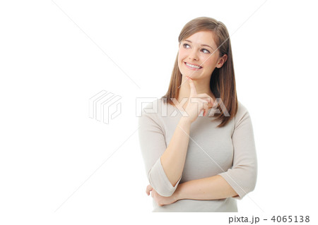 考える外国人女性の写真素材