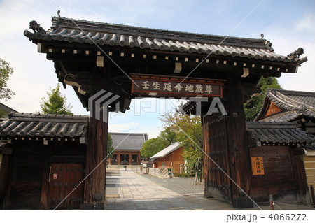 壬生寺の表門 4066272