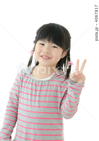 ボーダーの服を着た女の子 ボーダーの服を着た女の子 4067817