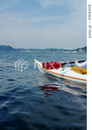シーカヤックと名島（菜島）の海 4068408