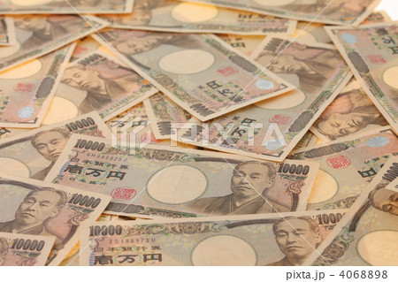 お金敷き詰め 4068898