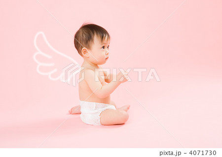 1歳の赤ちゃん　天使の羽 4071730
