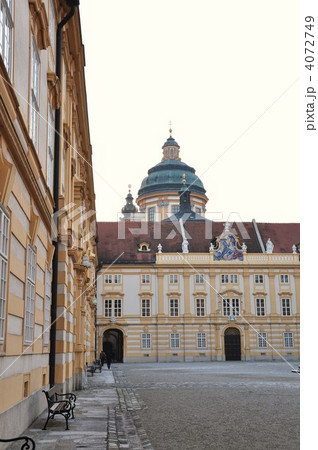 メルク修道院の中庭 4072749