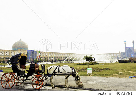 エマーム広場の馬車　イラン 4073761