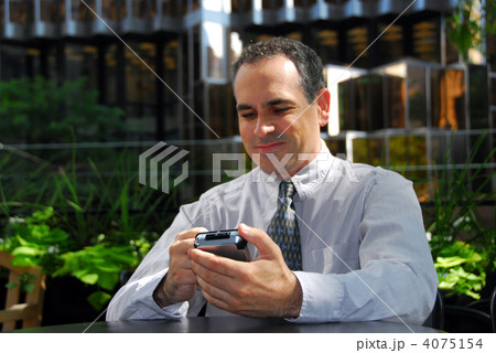 Businessman pda Businessman pda 4075154