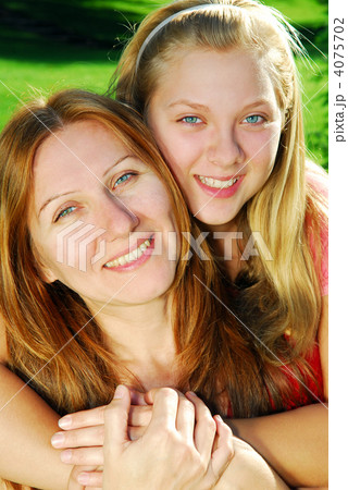 Mother and daughter 4075702