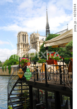 Restaurant on Seine 4076044