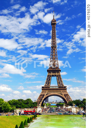 Eiffel tower 4076070