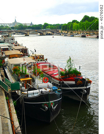 Houseboats in Paris Houseboats in Paris 4076082