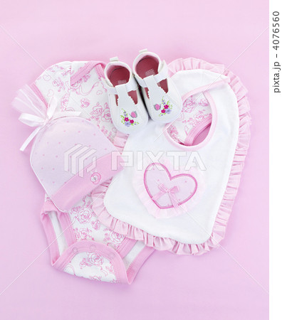 Pink baby clothes for infant girl 4076560