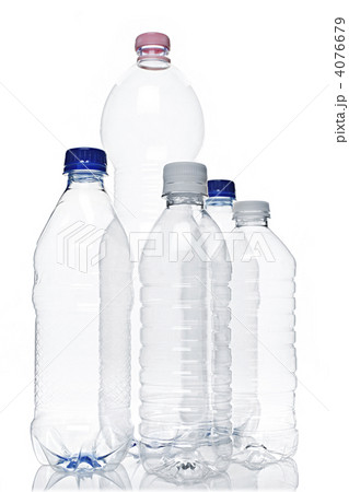 Empty plastic bottles 4076679