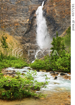 Takakkaw Falls waterfall in Yoho National Park, Canada Takakkaw Falls waterfall in Yoho National Park, Canada 4077281