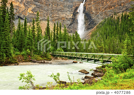 Takakkaw Falls waterfall in Yoho National Park, Canada 4077286