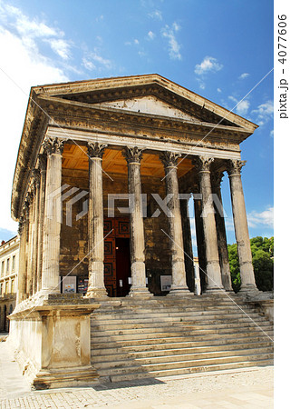 Roman temple in Nimes France Roman temple in Nimes France 4077606